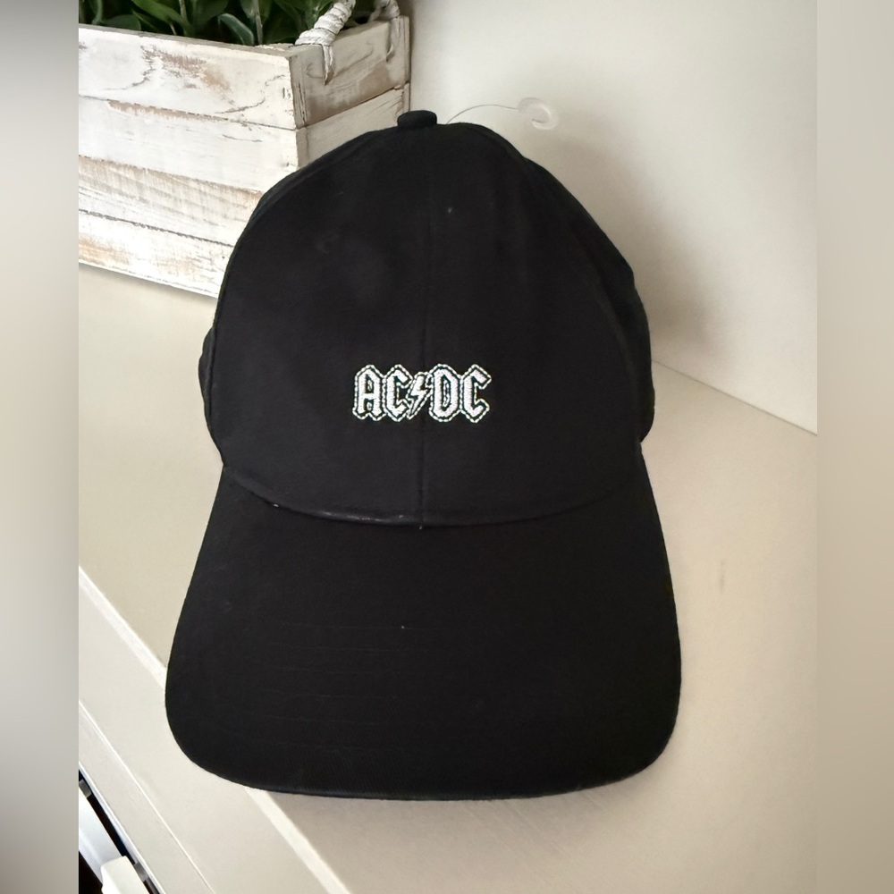 AC/DC Black Rock Band Music Adjustable Men’s Cap w/White Logo 2017